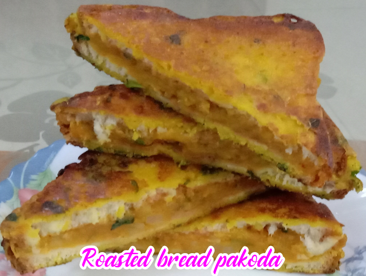 Roasted bread pakoda in plate, bread pakoda recipe.