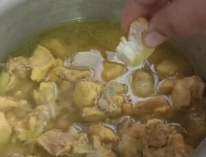 Cooking chicken, Chicken soup for babies.