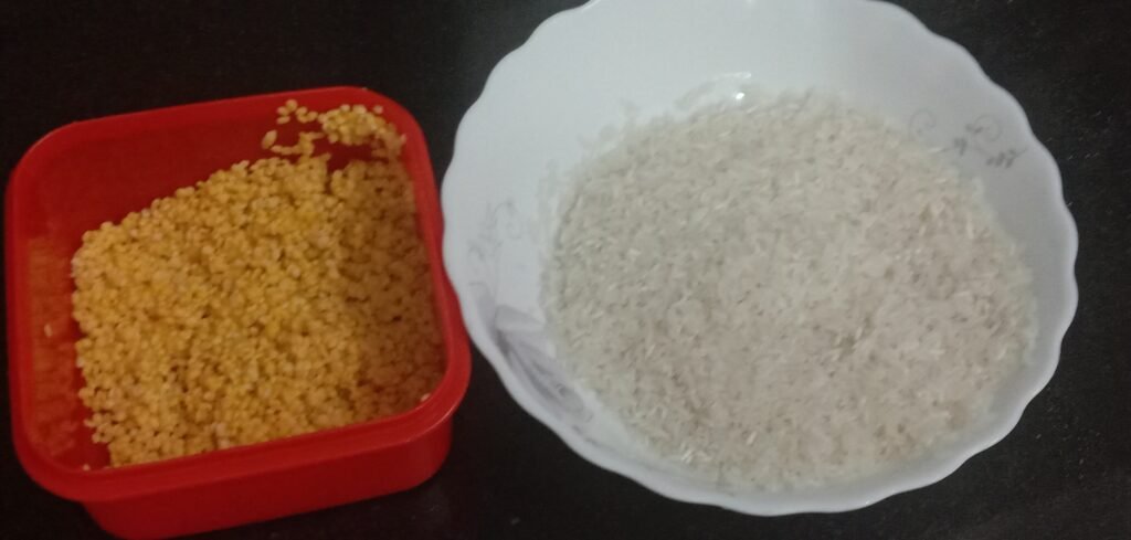 Rice and moong dal in pot, Moong dal khichdi.