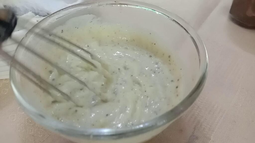 Mixing Kiwi paste with yogurt, Frozen yogurt.