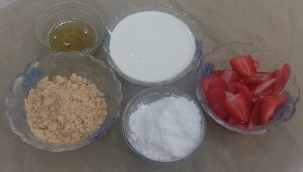 Ingredients for strawberry mousse, Strawberry mousse recipe.