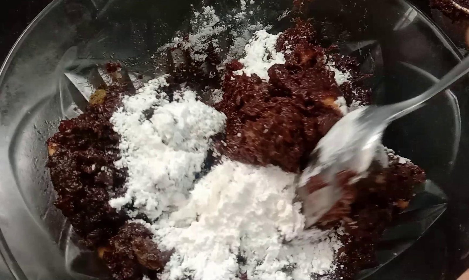 Adding powdered sugar to pudding, Chocolate Bread Pudding | Bread Pudding Recipe